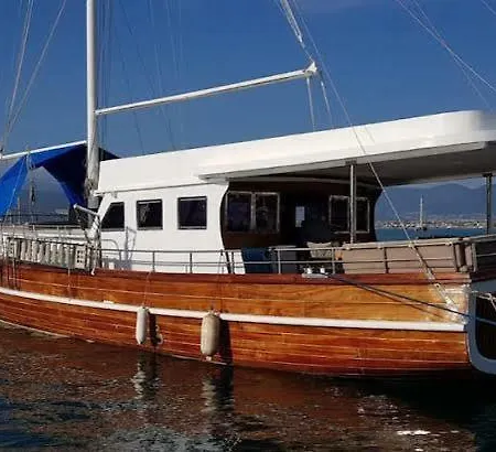Botel Albatros B